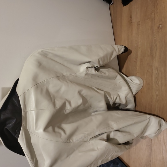 NWT Vintage Italian Leather Trench Coat - Picture 14 of 16